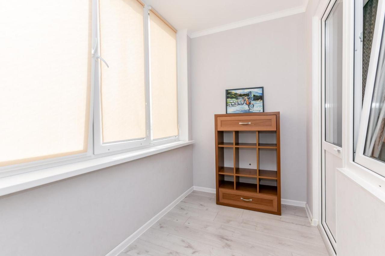 Apartament In Zona Centrala Si Parc Chişinau Exteriör bild