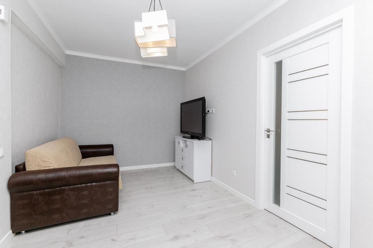 Apartament In Zona Centrala Si Parc Chişinau Exteriör bild