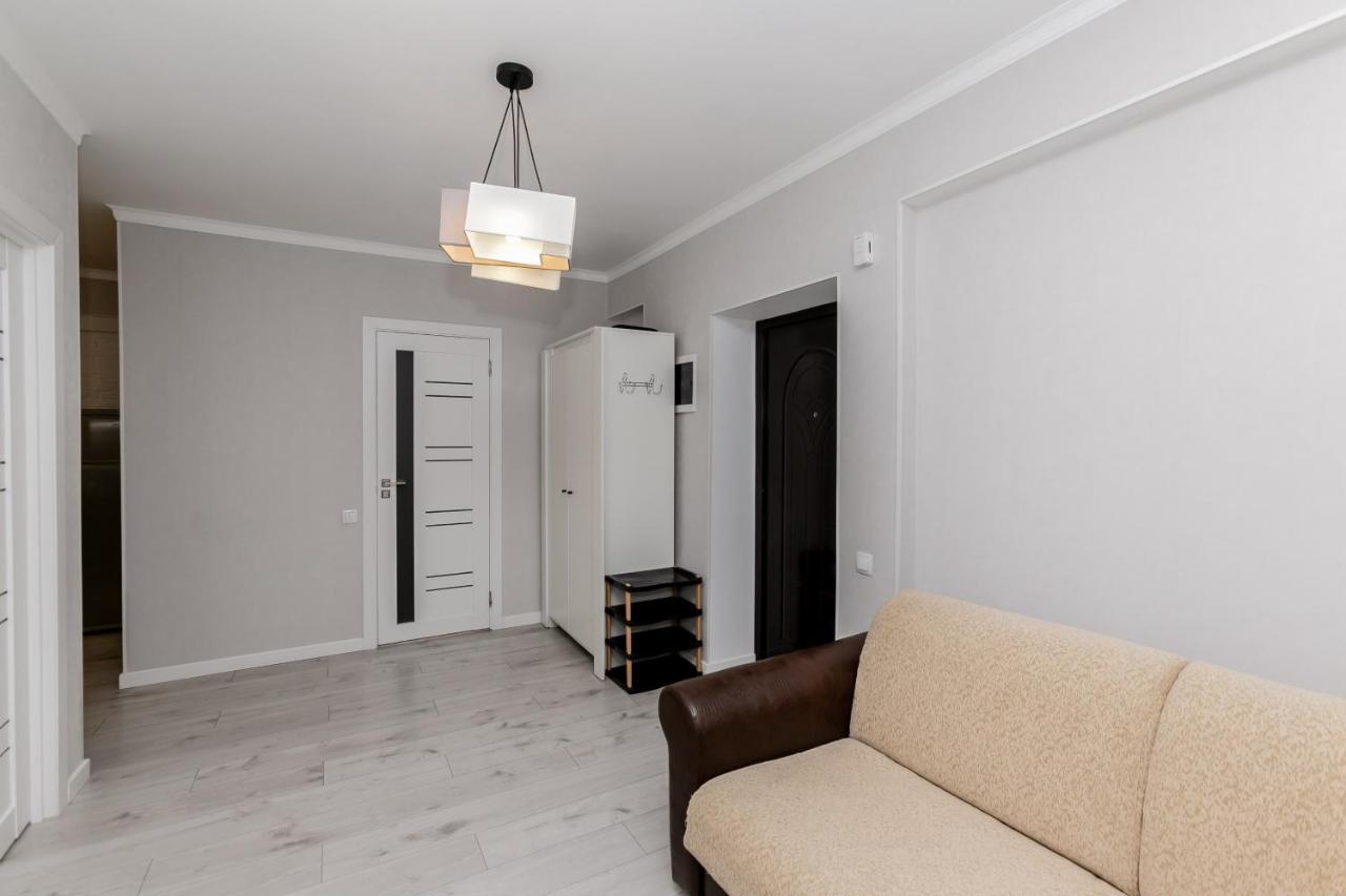 Apartament In Zona Centrala Si Parc Chişinau Exteriör bild