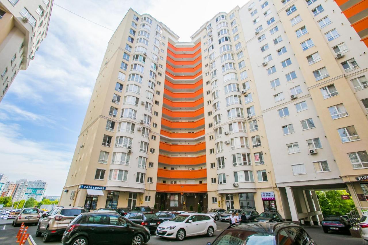 Apartament In Zona Centrala Si Parc Chişinau Exteriör bild