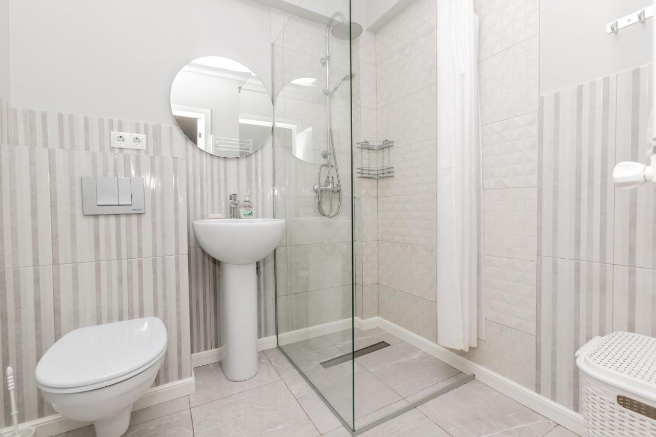 Apartament In Zona Centrala Si Parc Chişinau Exteriör bild