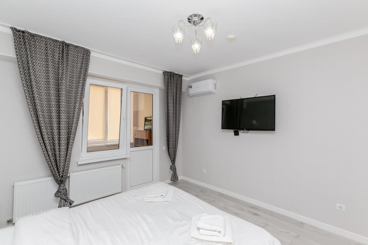 Apartament In Zona Centrala Si Parc Chişinau Exteriör bild